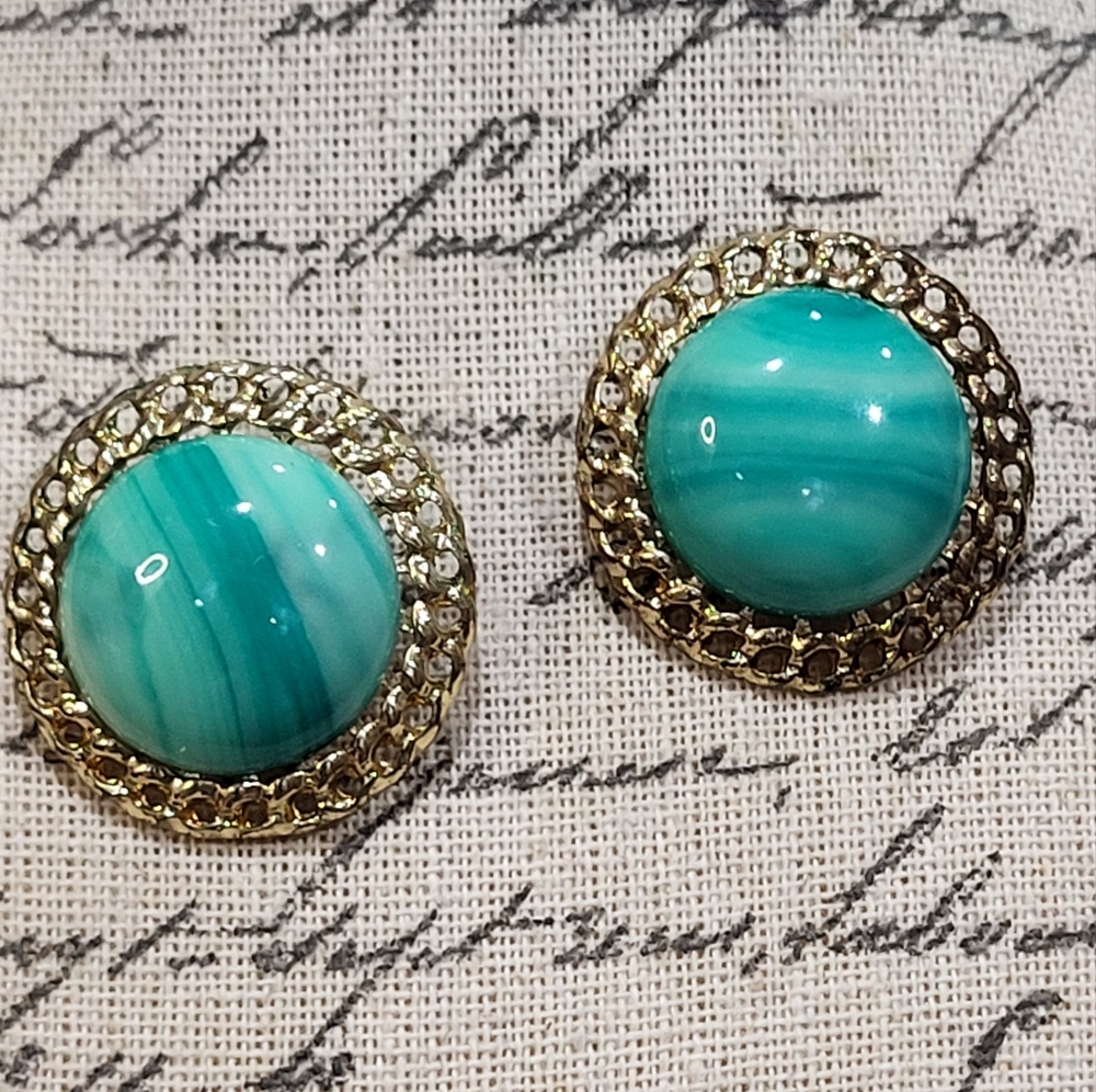 Vintage green stone post earrings